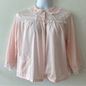 Vintage Coffee Time bed jacket light pink with lace trim pocket button front